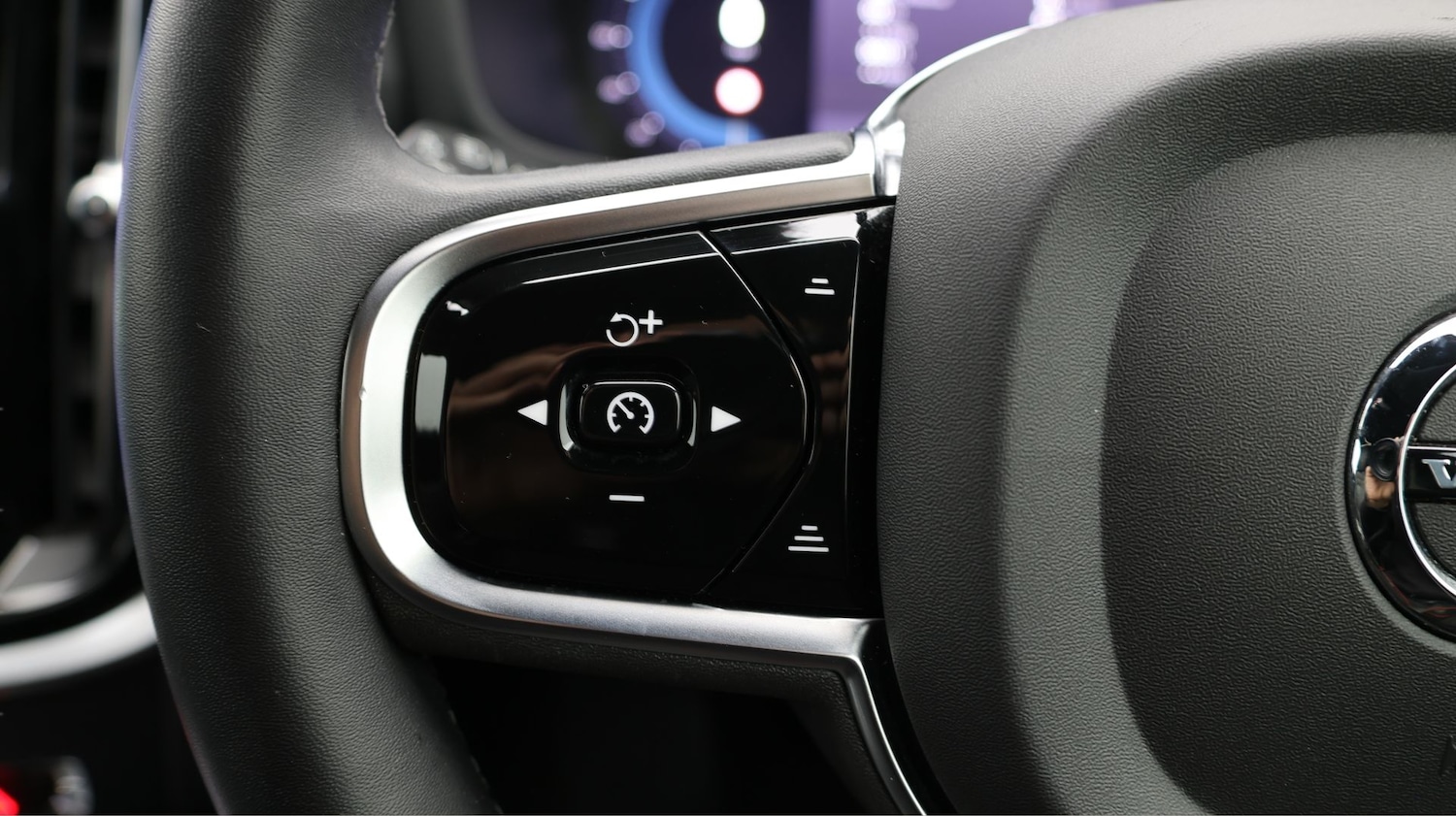 Used Volvo V60 2022 for sale - 77201117: Photo 24