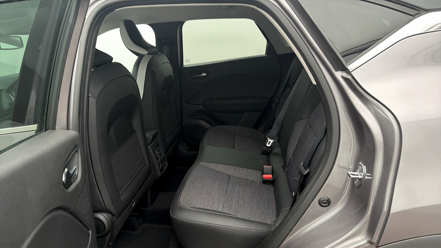 Used Renault Captur 2021 for sale - 78065397: Photo 15