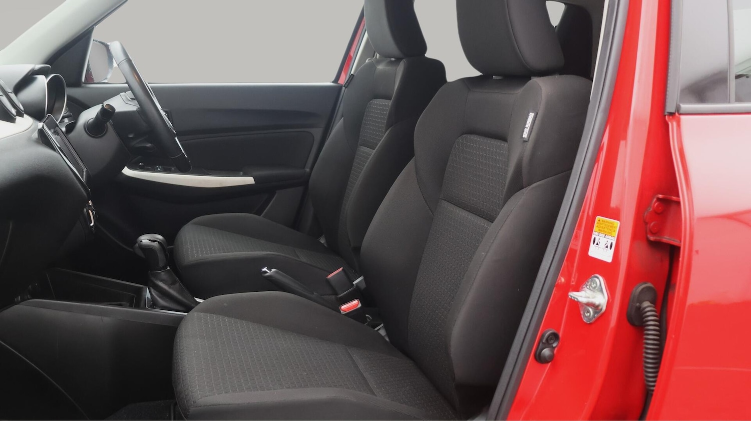 Used Suzuki Swift 2020 for sale - 76370673: Photo 15