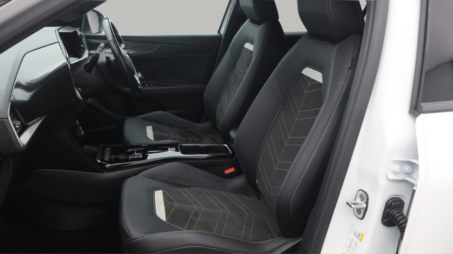 Used Vauxhall Mokka 2024 for sale - 76549205: Photo 15