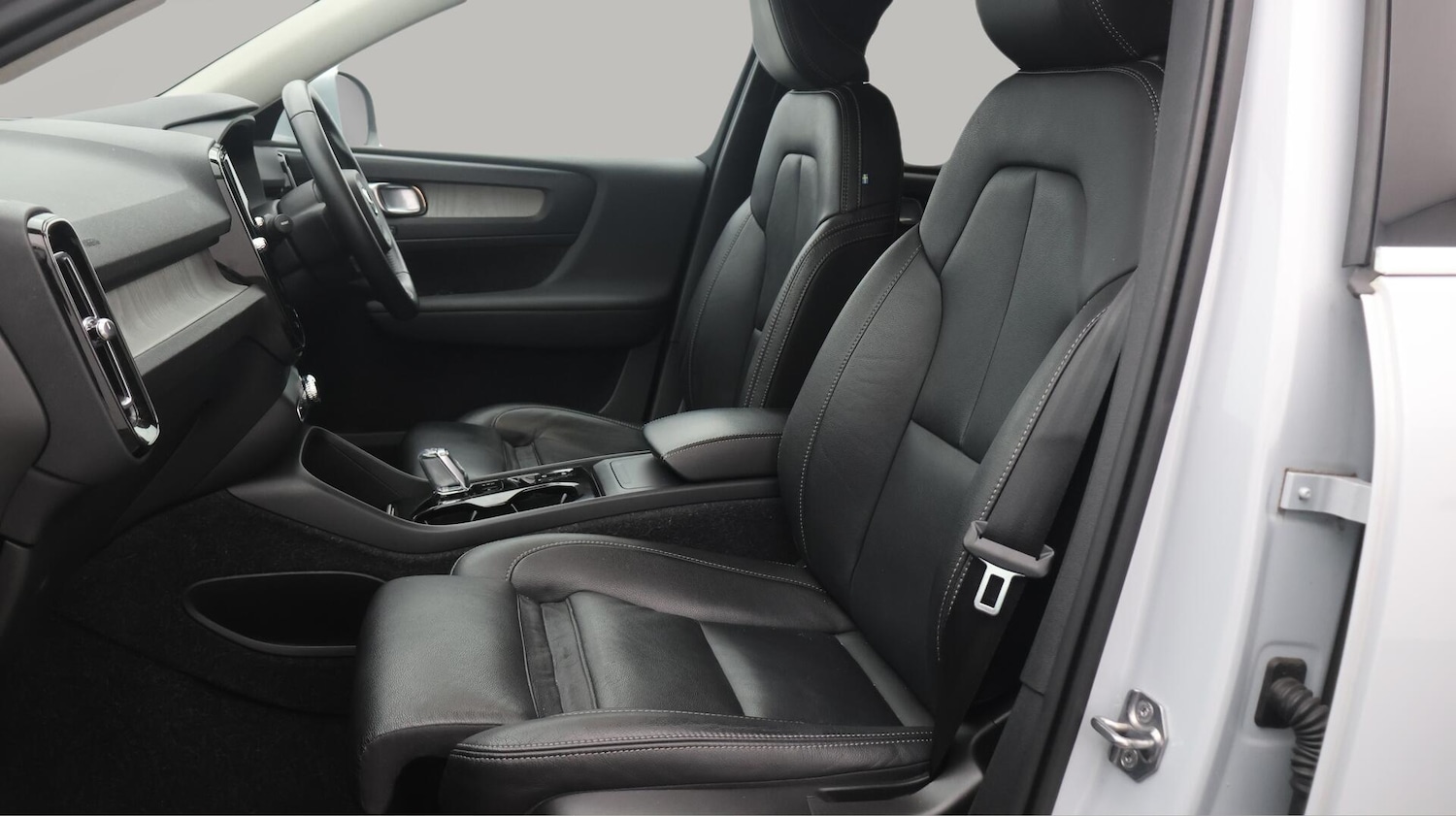 Used Volvo XC40 2020 for sale - 76371486: Photo 15