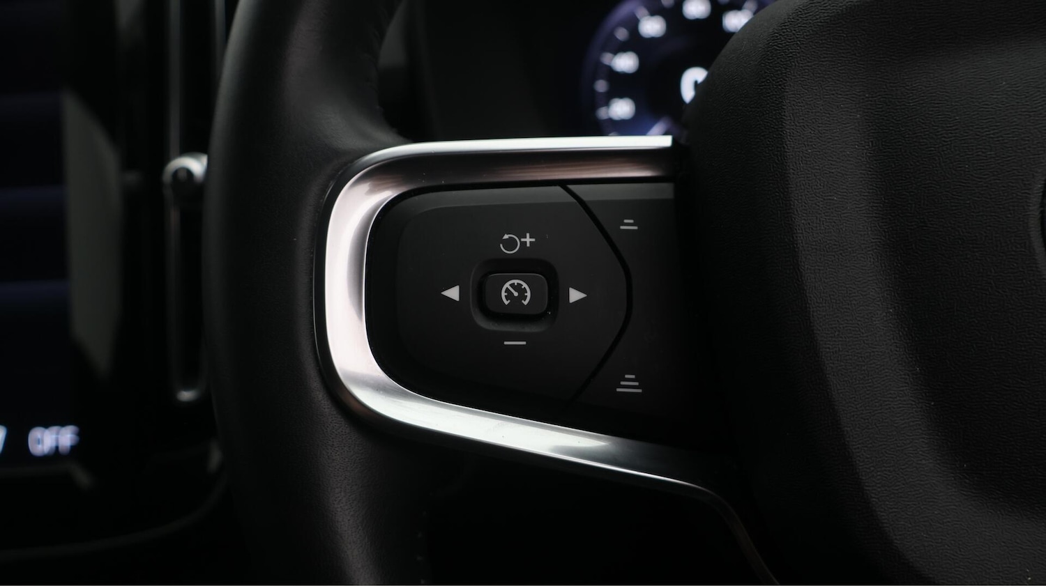 Used Volvo XC40 2020 for sale - 76371486: Photo 24
