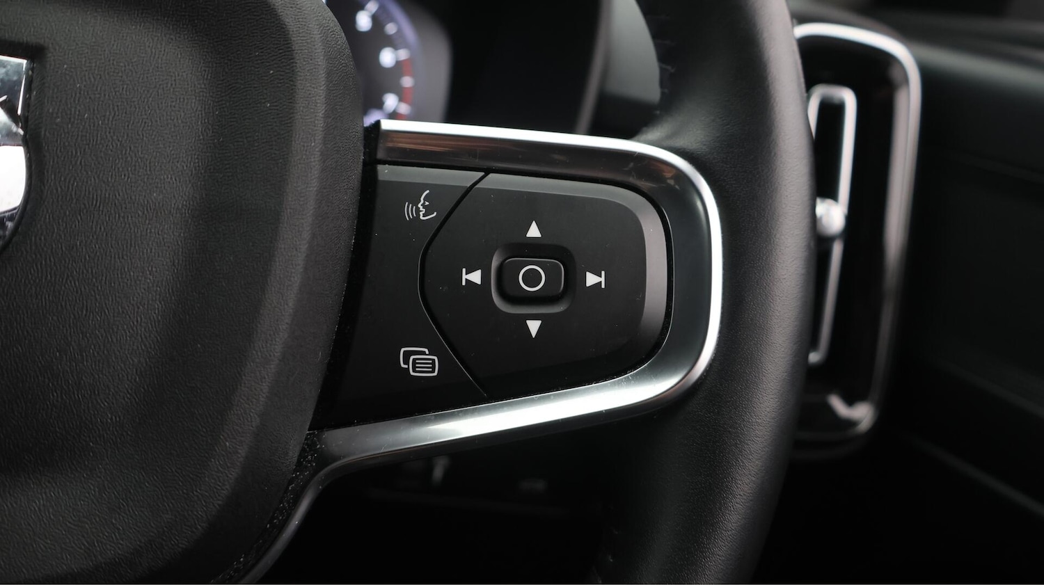 Used Volvo XC40 2020 for sale - 76371486: Photo 25