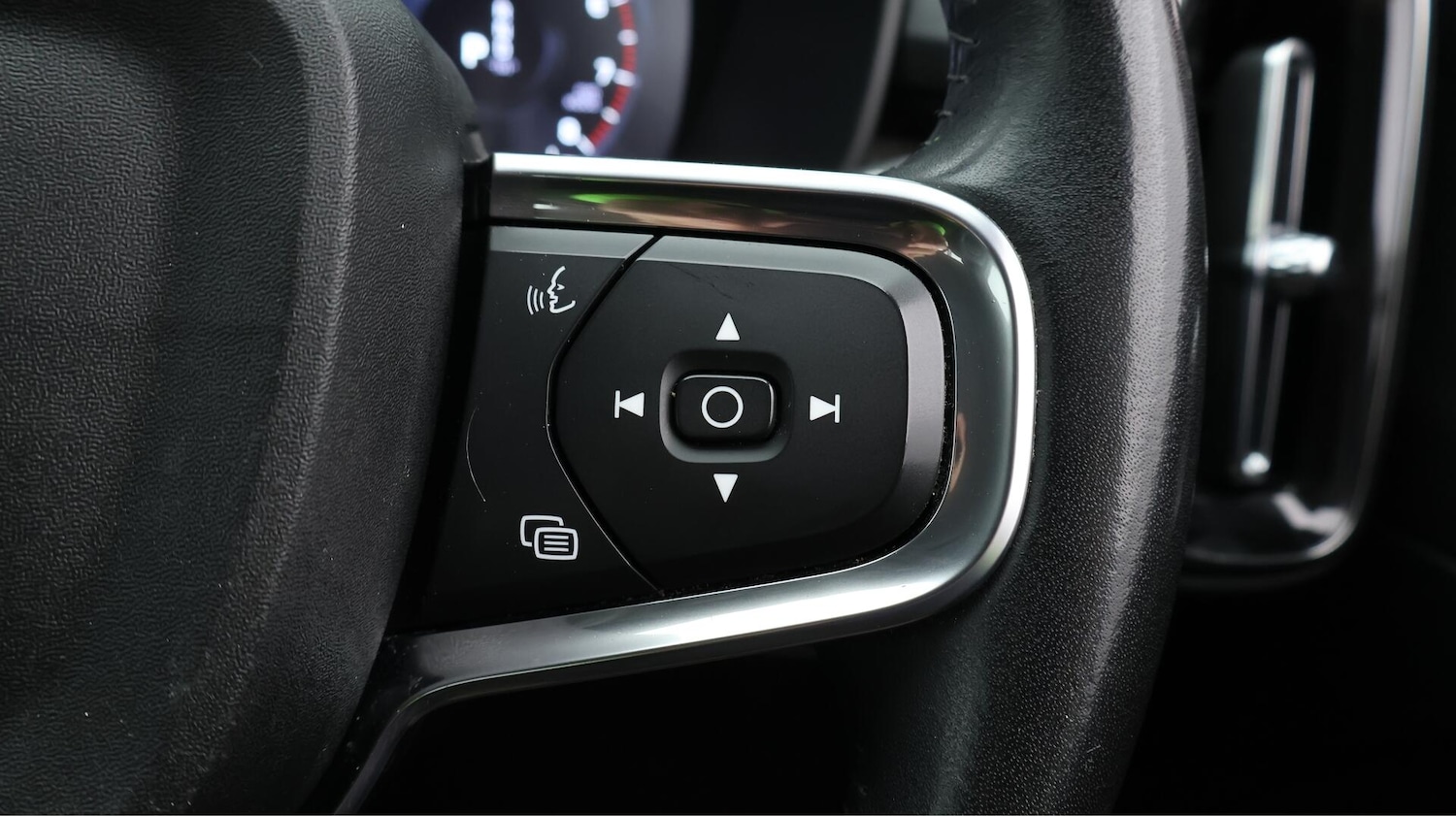 Used Volvo XC40 2021 for sale - 76409039: Photo 25