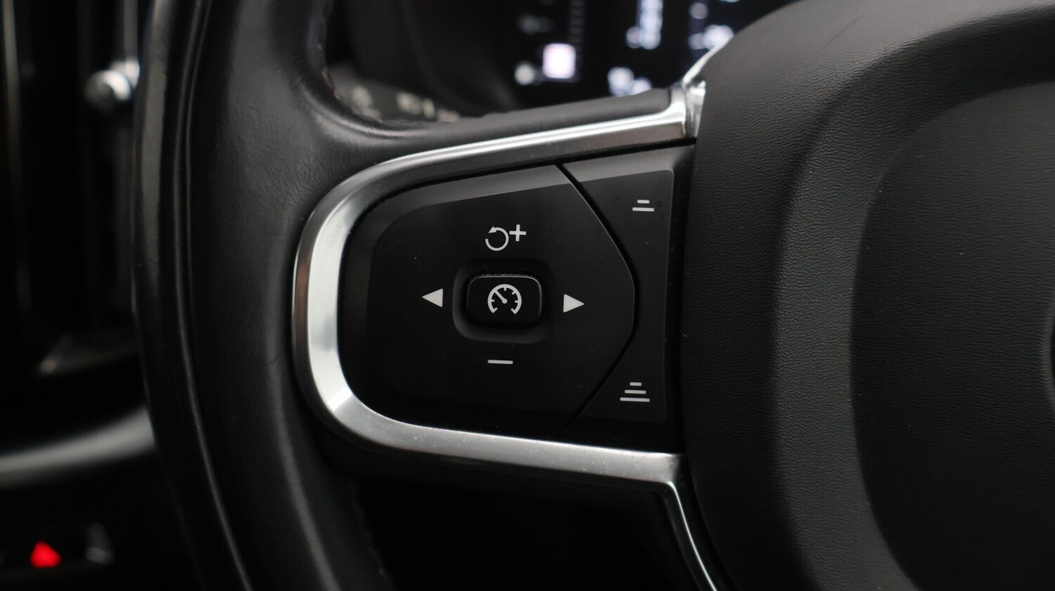 Used Volvo XC60 2017 for sale - 76539070: Photo 24