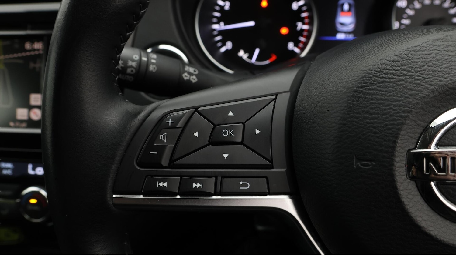 Used Nissan Qashqai for sale - 76727853: Photo 24