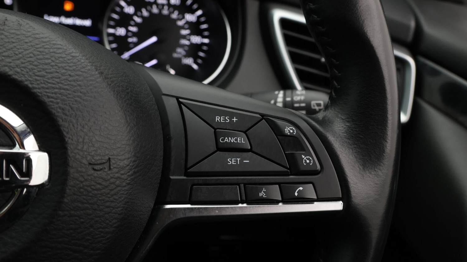 Used Nissan Qashqai for sale - 76727853: Photo 25