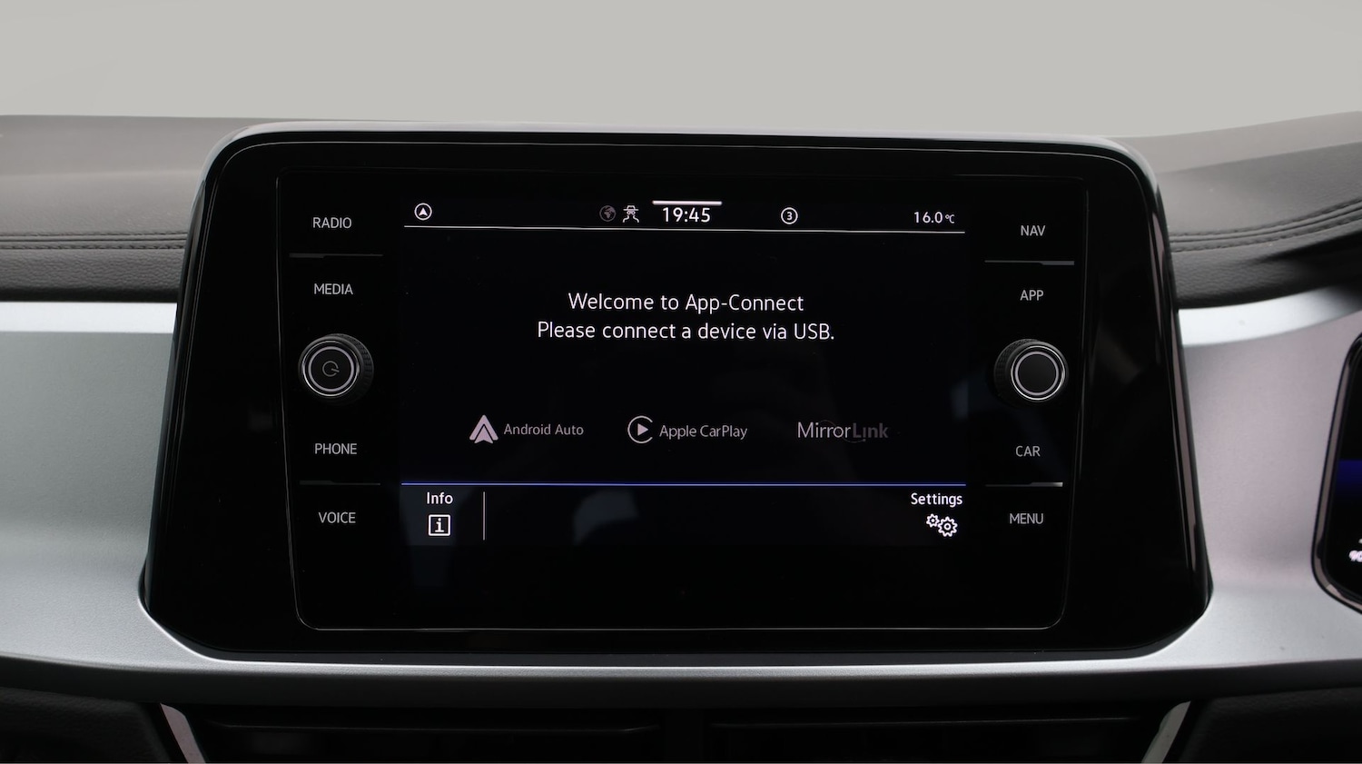 Used Volkswagen T-Roc 2022 for sale - 77950759: Photo 22