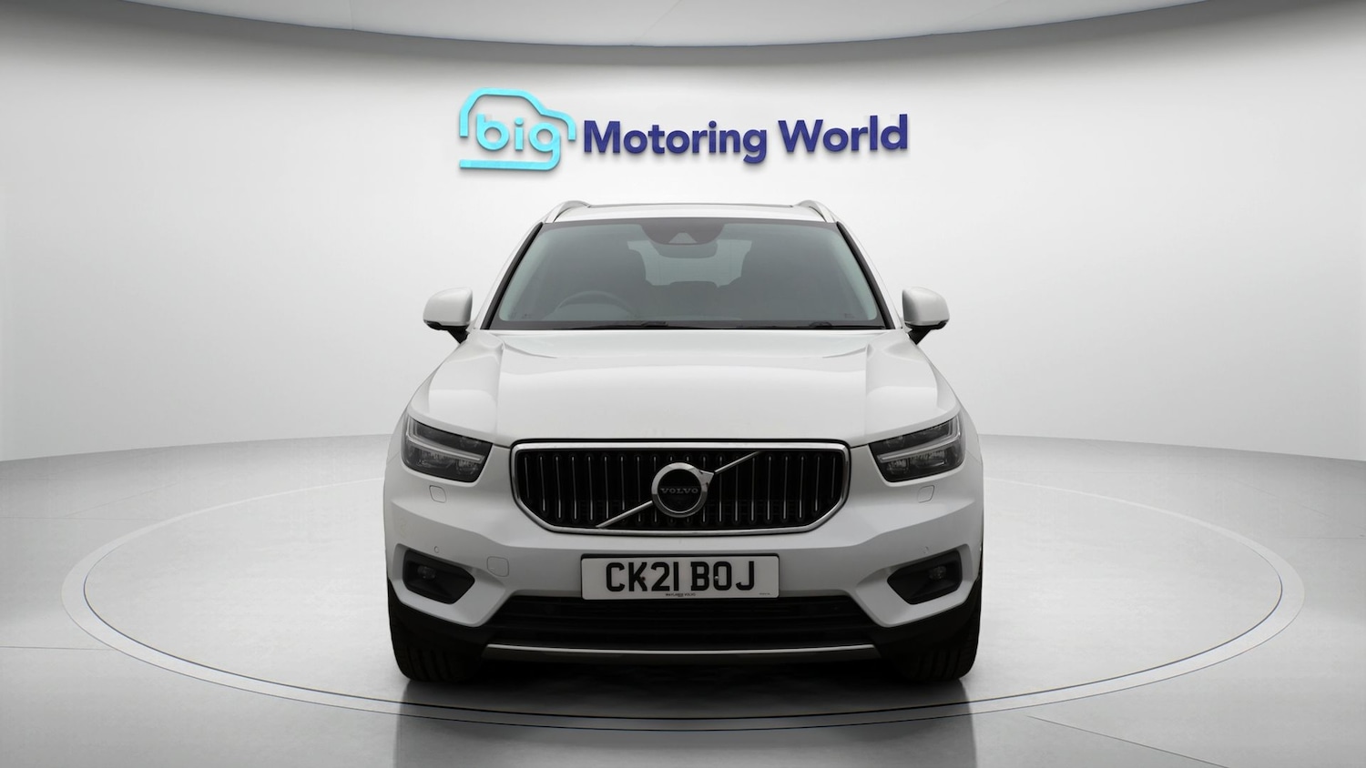 Used Volvo XC40 2021 for sale - 77873401: Photo 2