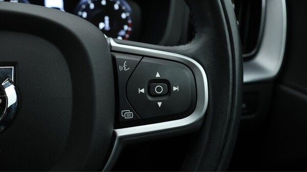 Used Volvo XC60 2021 for sale - 76282955: Photo 25