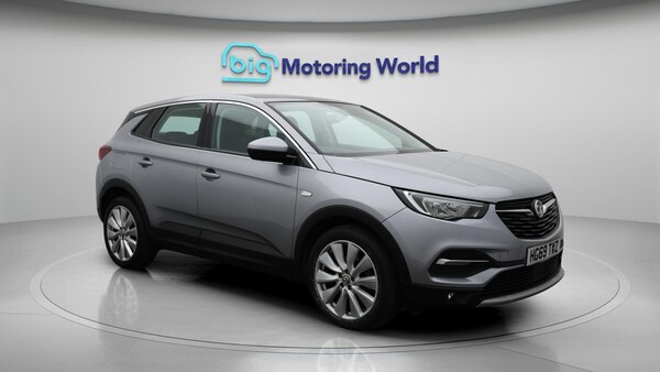 Used Vauxhall Grandland X for sale - 76283789: Photo 2