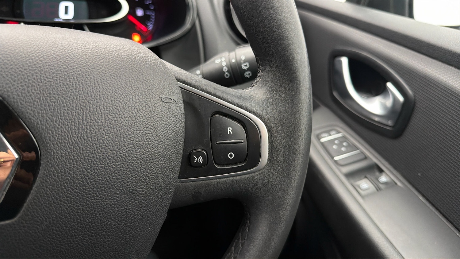 Used Renault Clio 2019 for sale - 78166162: Photo 23