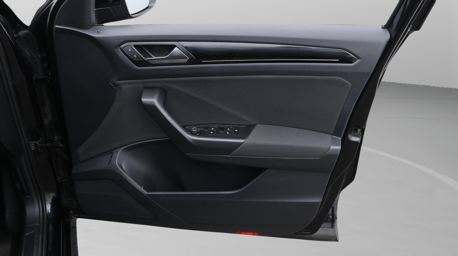 Used Volkswagen T-Roc 2021 for sale - 76522536: Photo 16