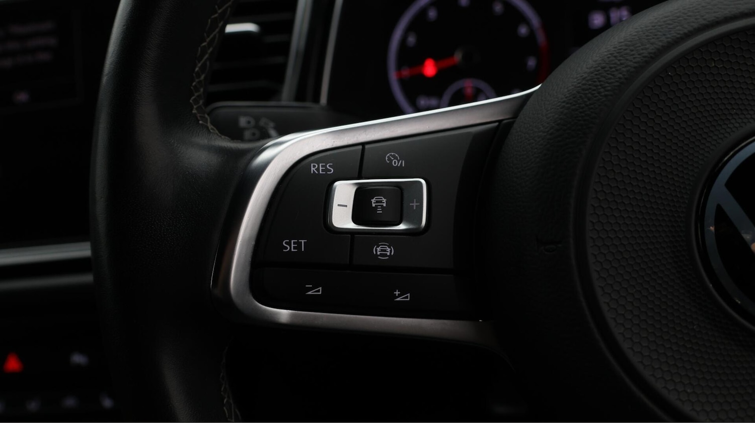 Used Volkswagen T-Roc 2021 for sale - 76522536: Photo 23