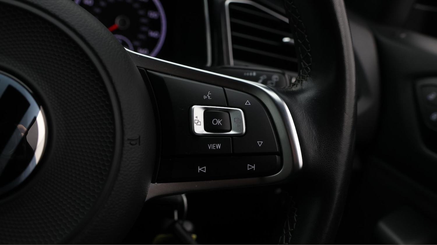 Used Volkswagen T-Roc 2021 for sale - 76522536: Photo 24