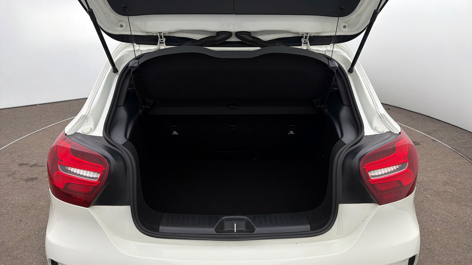 Used Mercedes-Benz A-Class 2017 for sale - 77873421: Photo 16