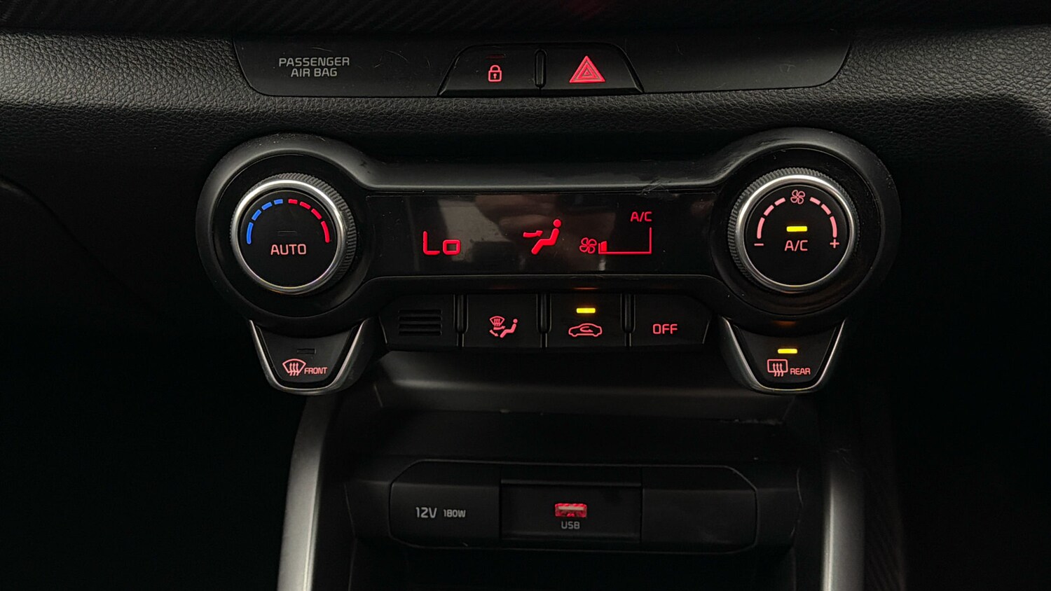 Used Kia Stonic 2024 for sale - 78150777: Photo 11