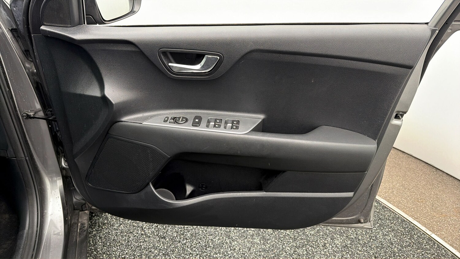 Used Kia Stonic 2024 for sale - 78150777: Photo 14