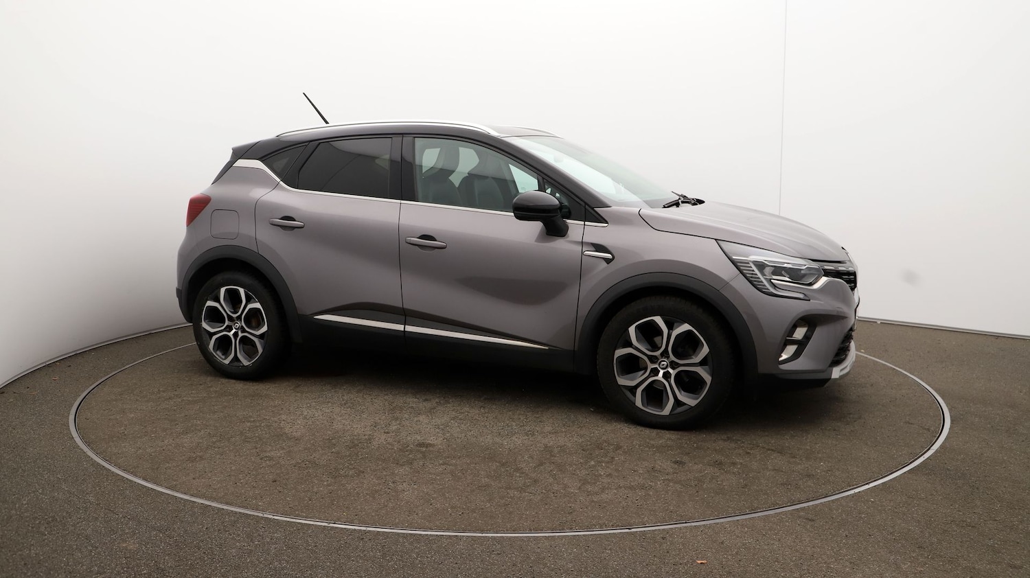 Used Renault Captur for sale - 76810812: Photo 32