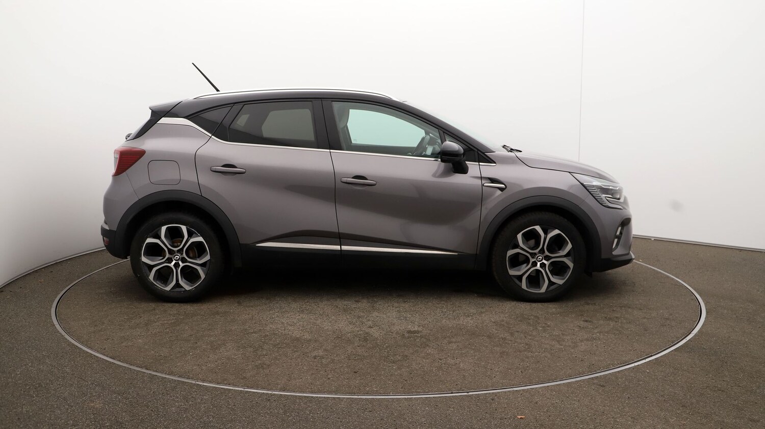 Used Renault Captur for sale - 76810812: Photo 38