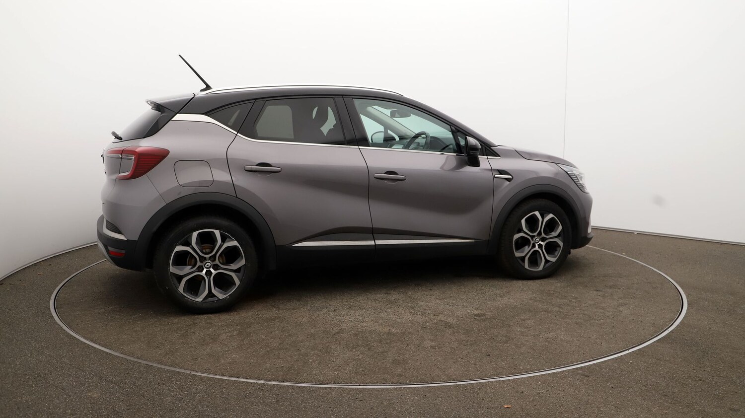 Used Renault Captur for sale - 76810812: Photo 42