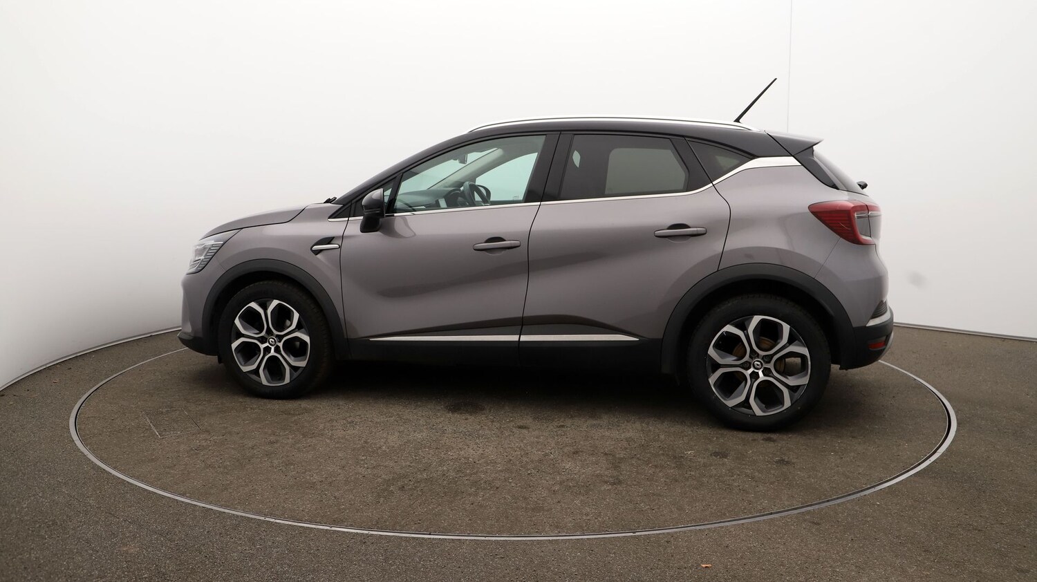 Used Renault Captur for sale - 76810812: Photo 49