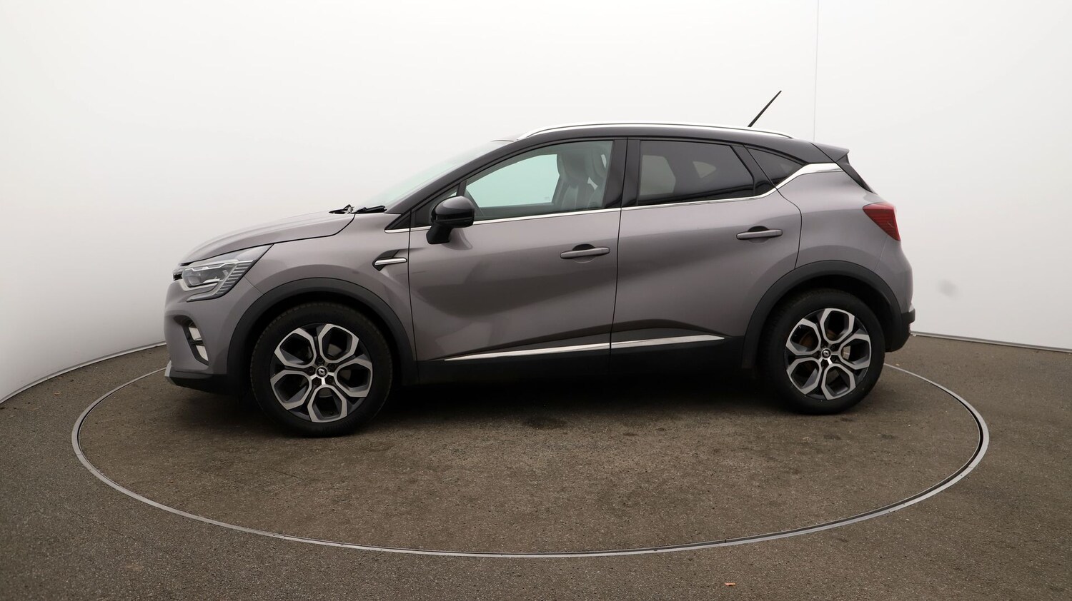 Used Renault Captur for sale - 76810812: Photo 56