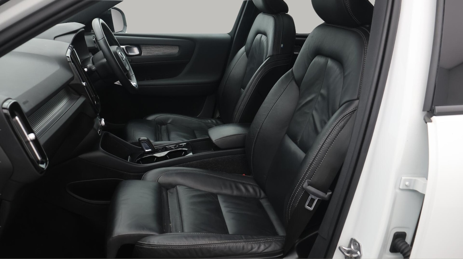 Used Volvo XC40 2021 for sale - 76606819: Photo 15