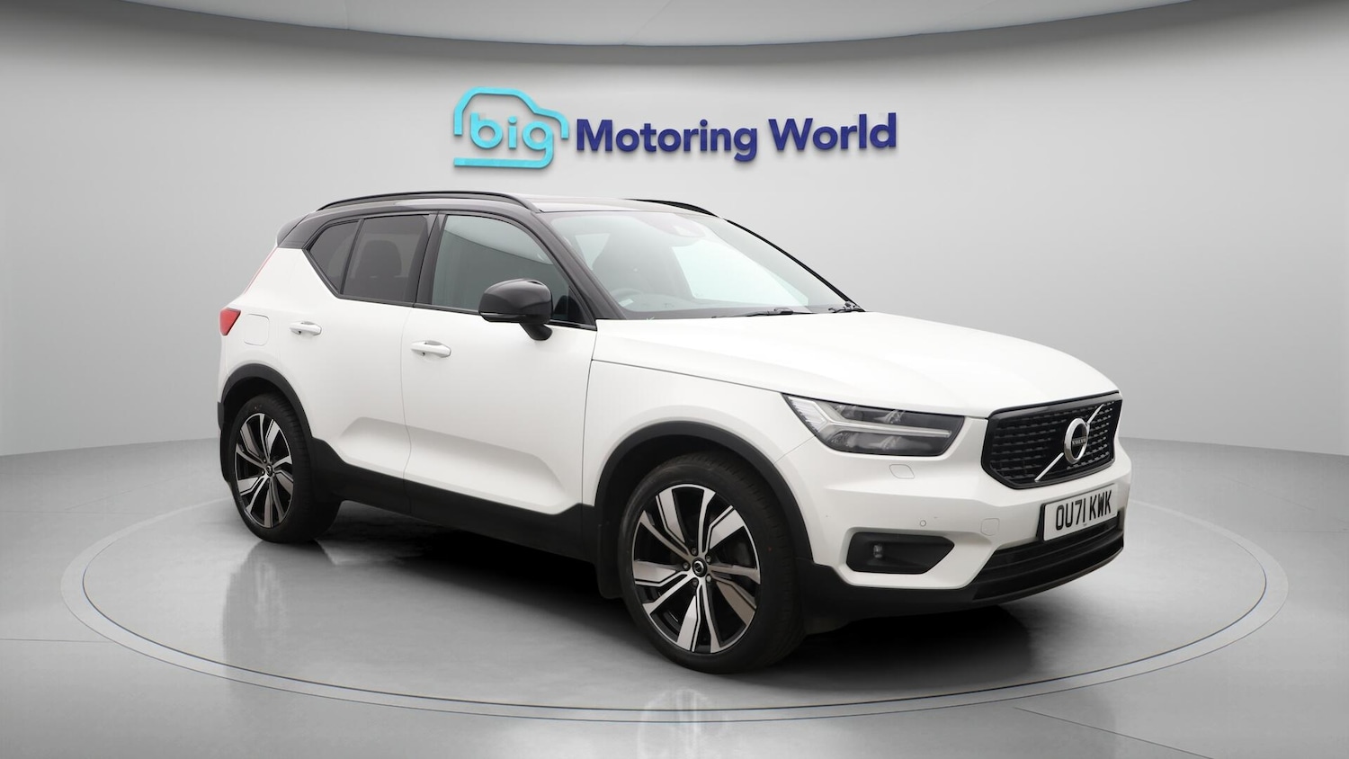 Used Volvo XC40 2021 for sale - 76606819: Photo 2