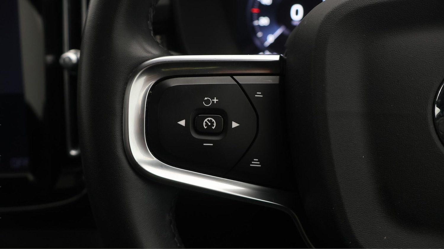 Used Volvo XC40 2021 for sale - 76606819: Photo 26