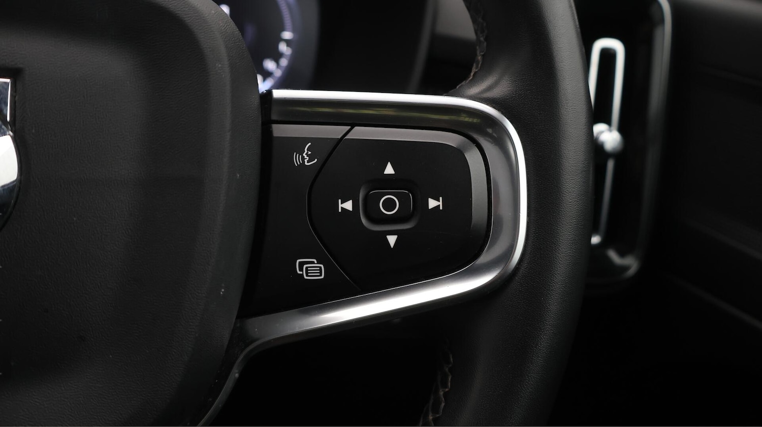 Used Volvo XC40 2021 for sale - 76606819: Photo 27