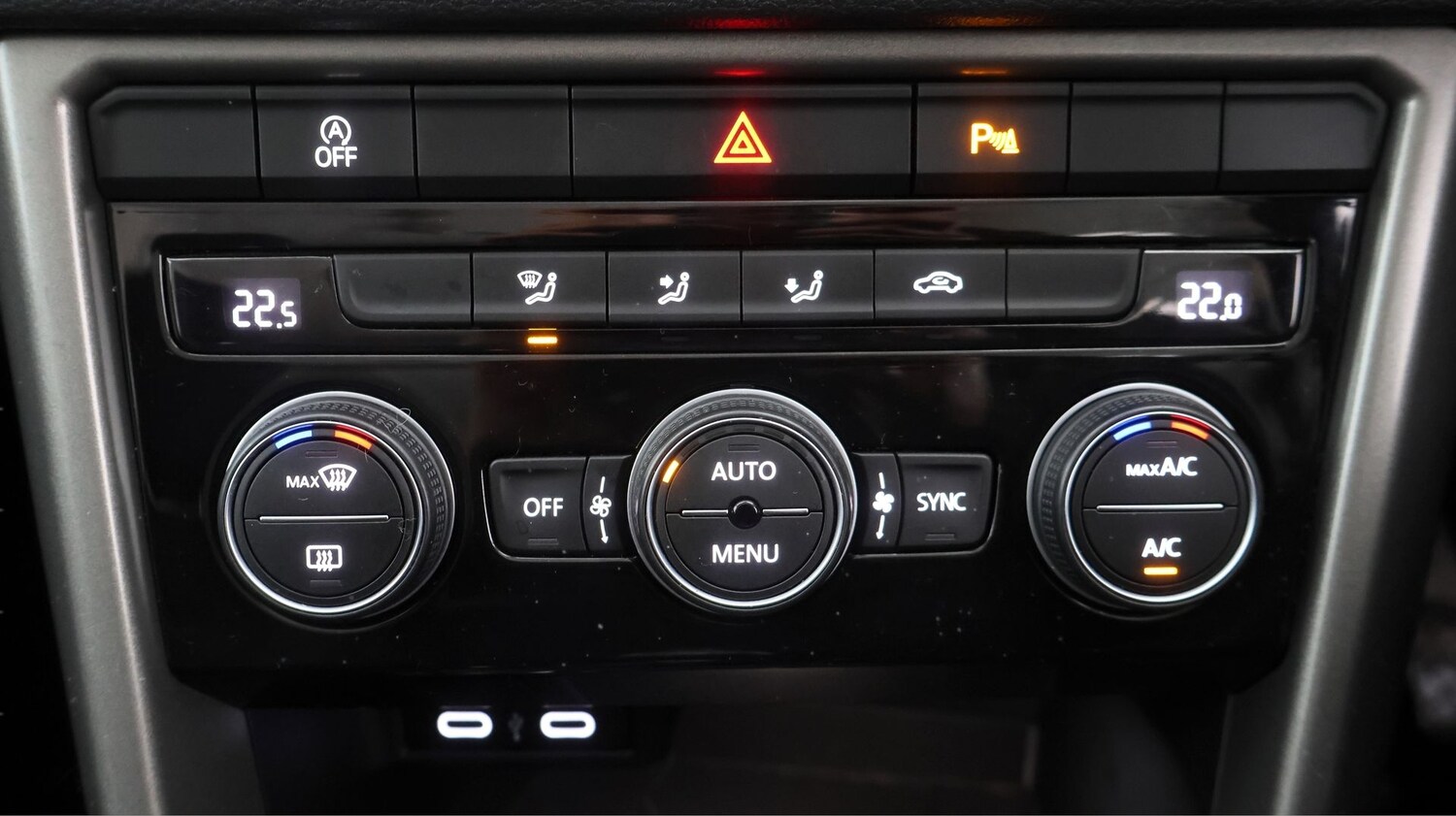 Used Volkswagen T-Roc 2021 for sale - 77747526: Photo 11