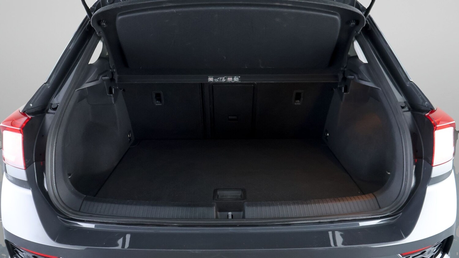 Used Volkswagen T-Roc 2021 for sale - 77747526: Photo 16