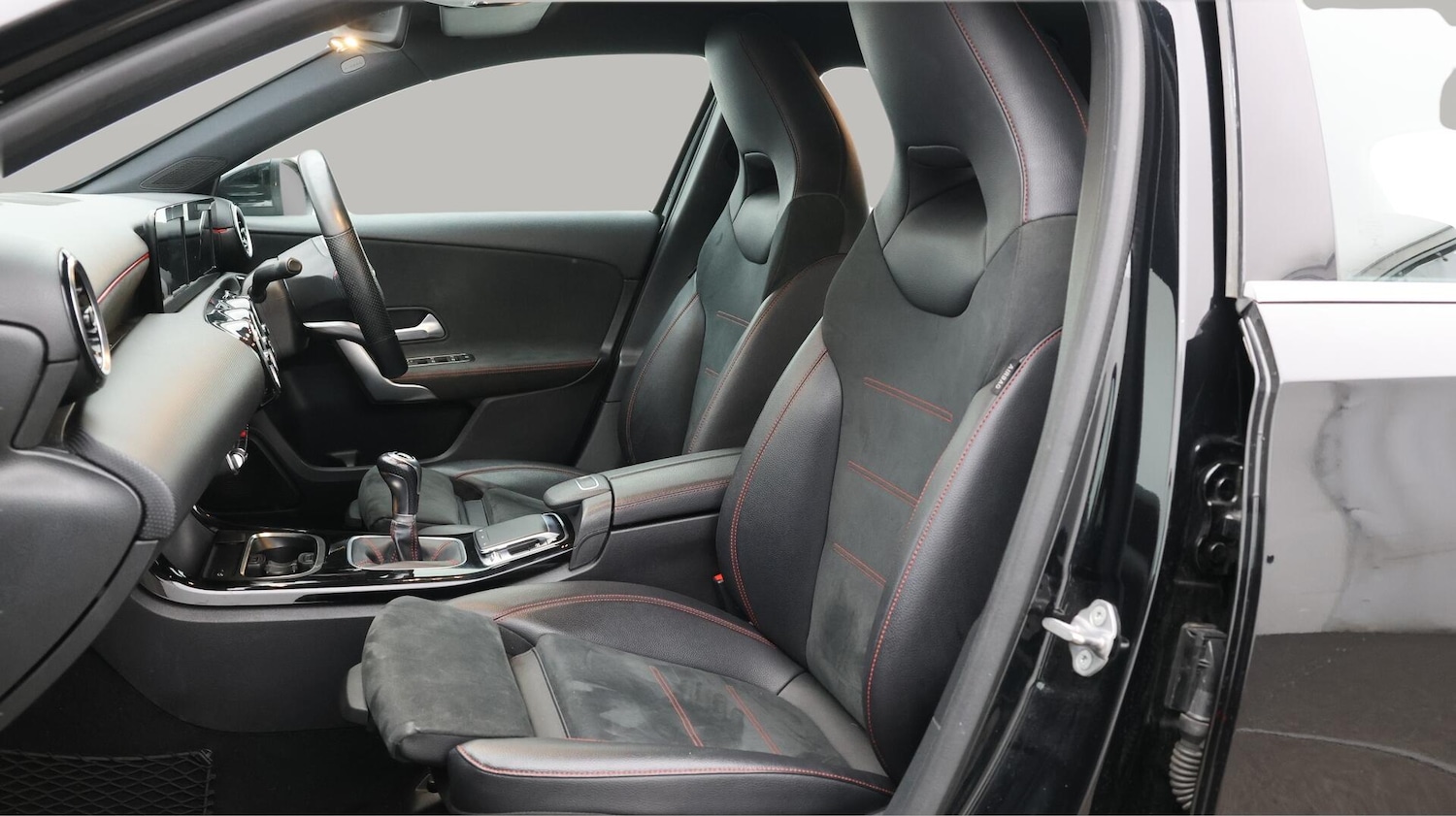 Used Mercedes-Benz A-Class 2018 for sale - 76657132: Photo 15