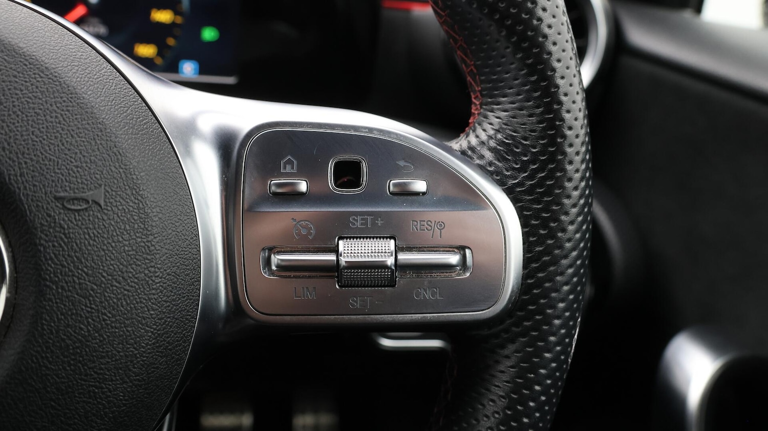 Used Mercedes-Benz A-Class 2018 for sale - 76657132: Photo 25