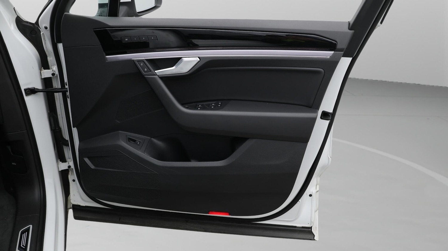 Used Volkswagen Touareg 2023 for sale - 76715451: Photo 16