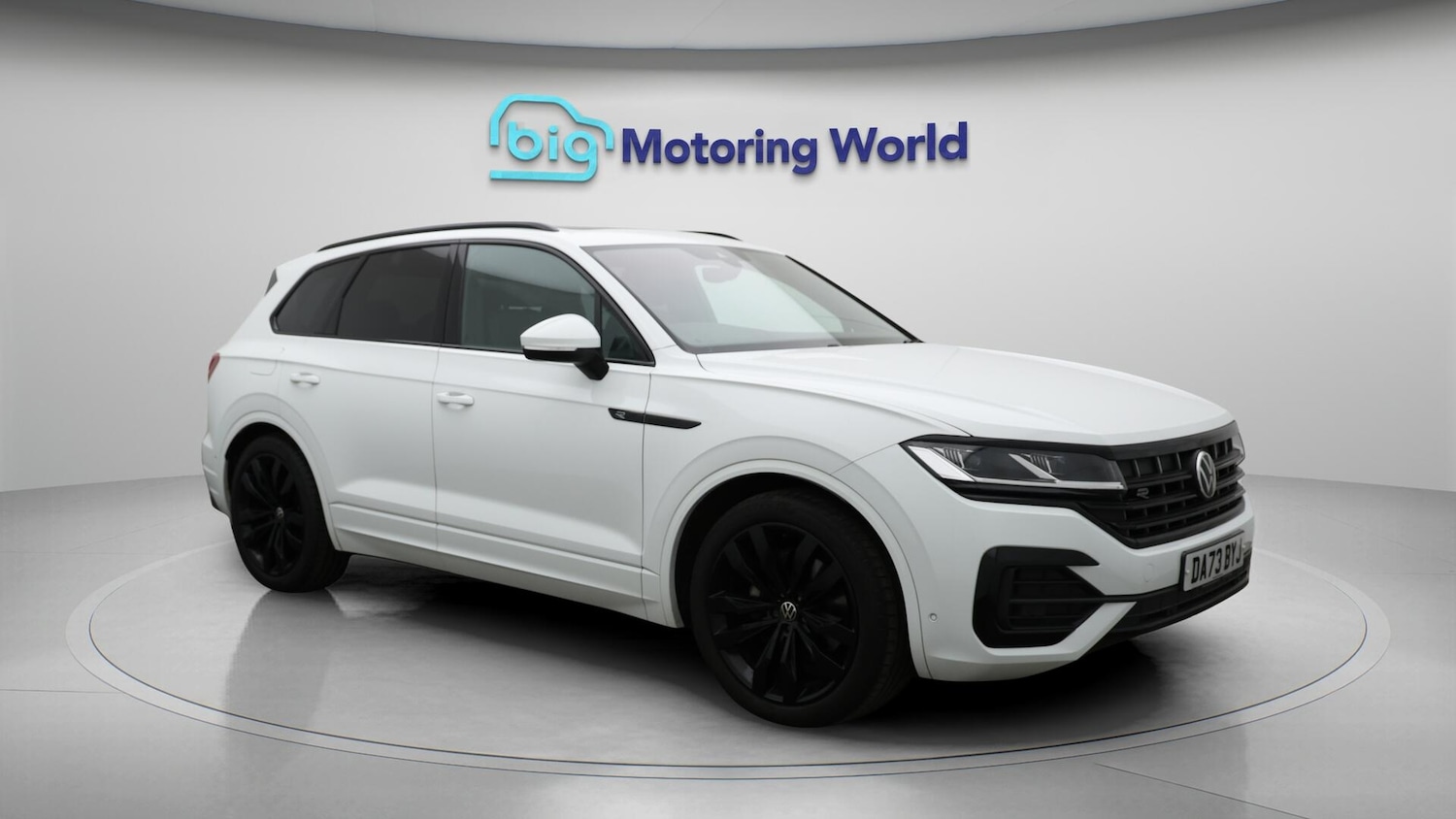 Used Volkswagen Touareg 2023 for sale - 76715451: Photo 2