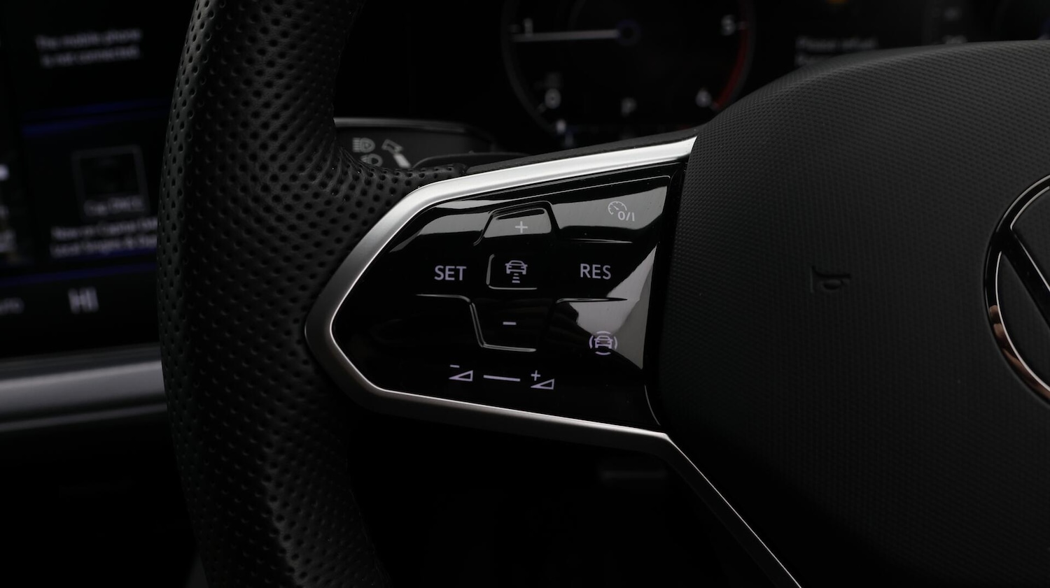 Used Volkswagen Touareg 2023 for sale - 76715451: Photo 24