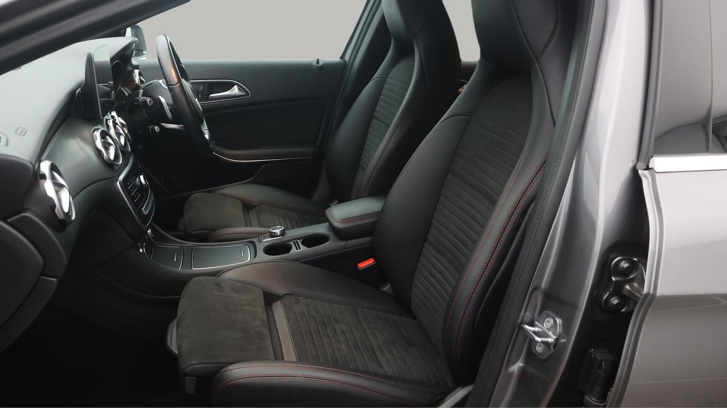 Used Mercedes-Benz GLA 2019 for sale - 76371339: Photo 15