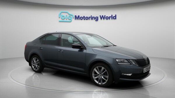 Used Skoda Octavia 2020 for sale - 76260402: Photo 2