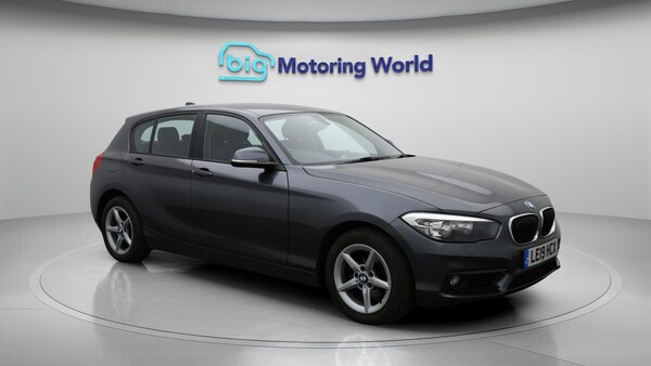 Used BMW 1 Series 2019 for sale - 76307831: Photo 2