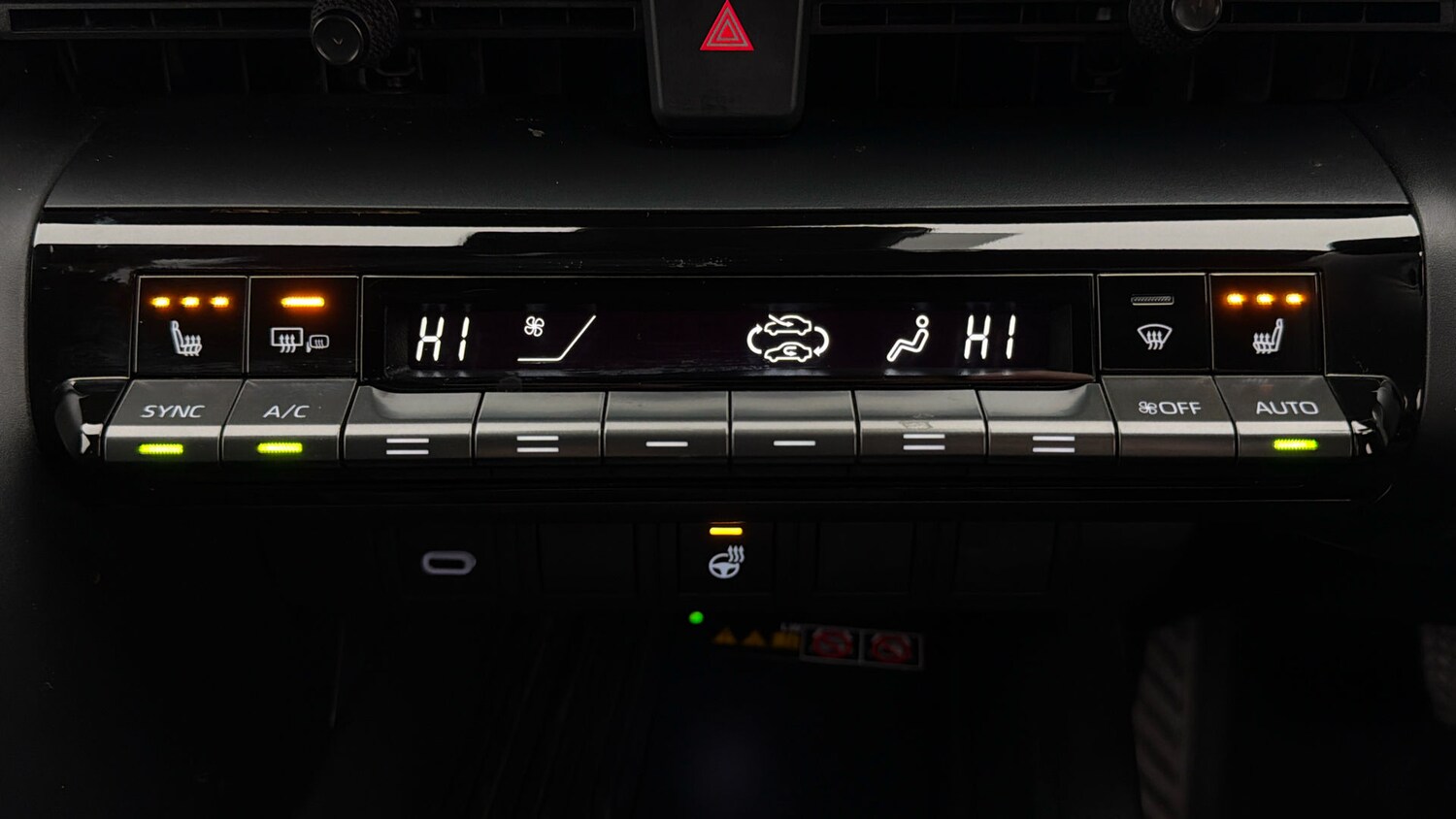 Used Toyota C-HR 2024 for sale - 77789685: Photo 11