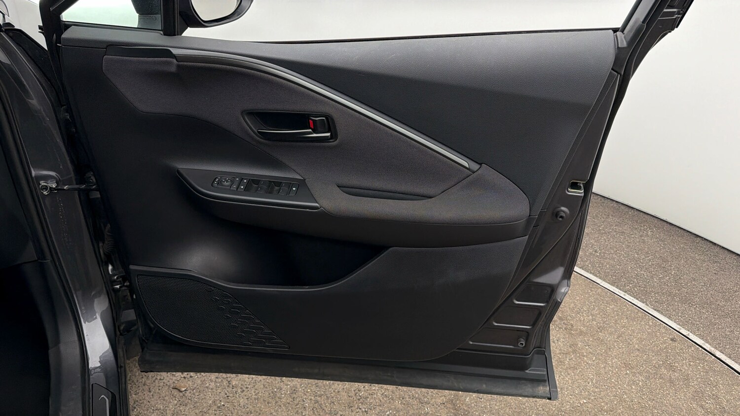 Used Toyota C-HR 2024 for sale - 77789685: Photo 14