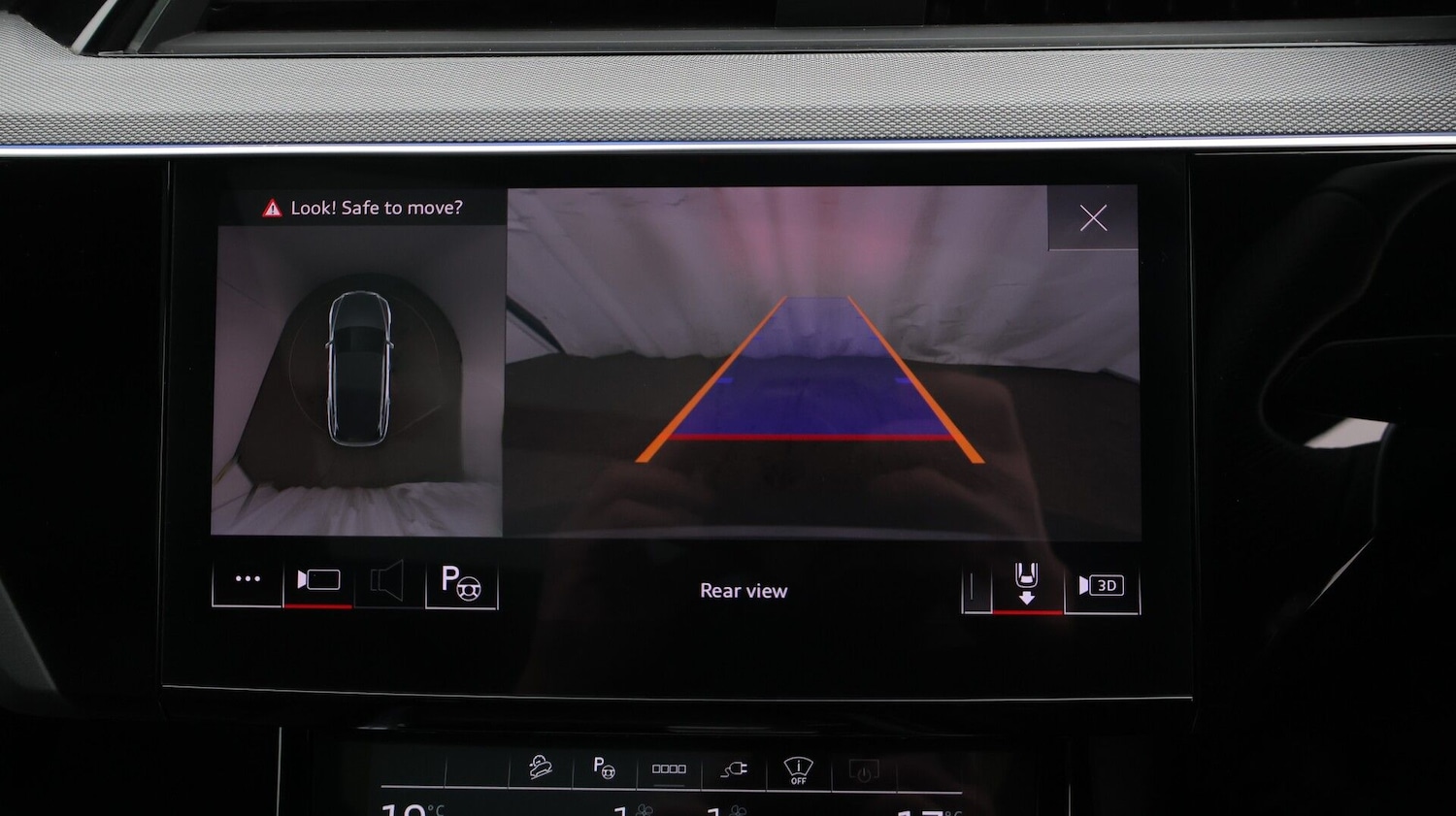 Used Audi Q8 e-tron 2023 for sale - 77618517: Photo 25