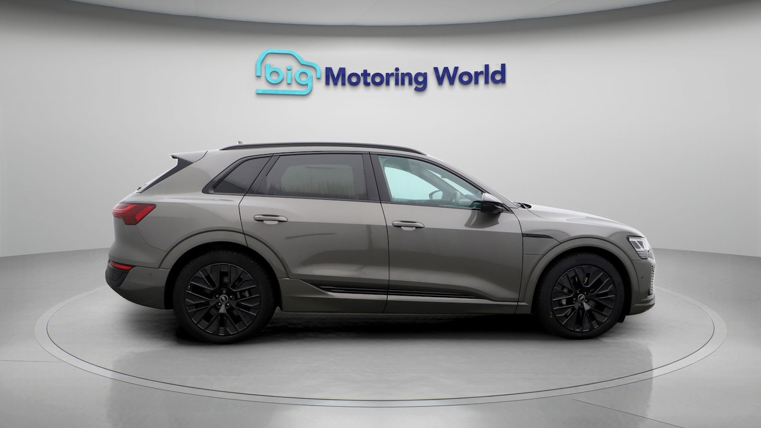 Used Audi Q8 e-tron 2023 for sale - 77618517: Photo 8