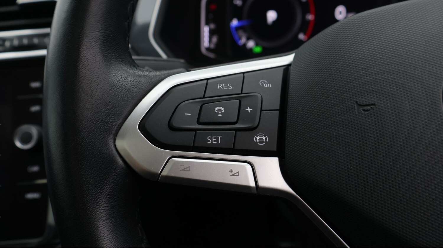 Used Volkswagen Tiguan for sale - 77813239: Photo 24