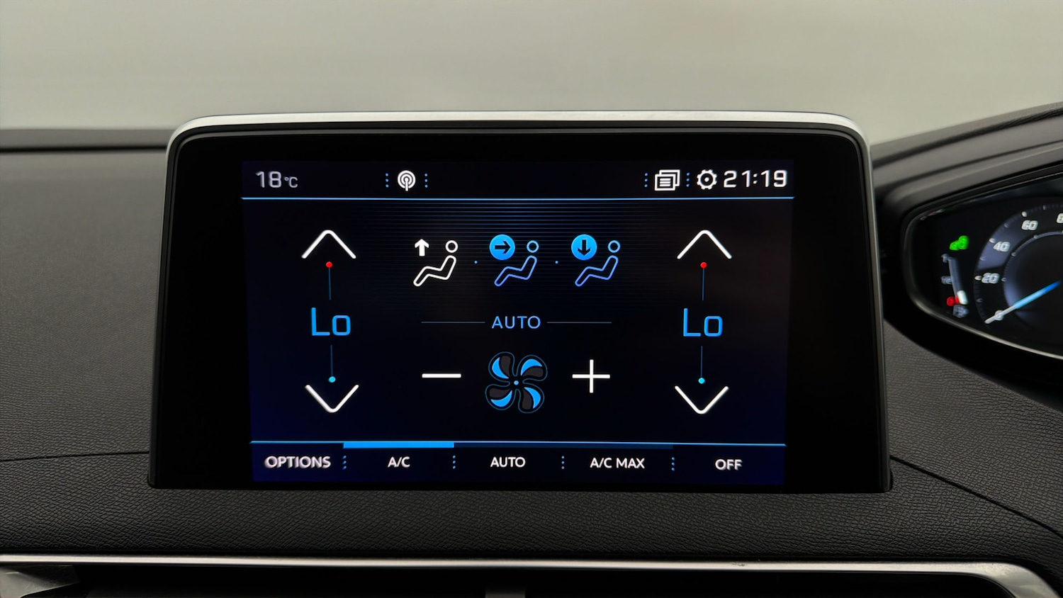 Used Peugeot 3008 2018 for sale - 77973609: Photo 11