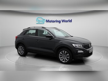 Used Volkswagen T-Roc 2021 for sale - 76121591: Photo 2