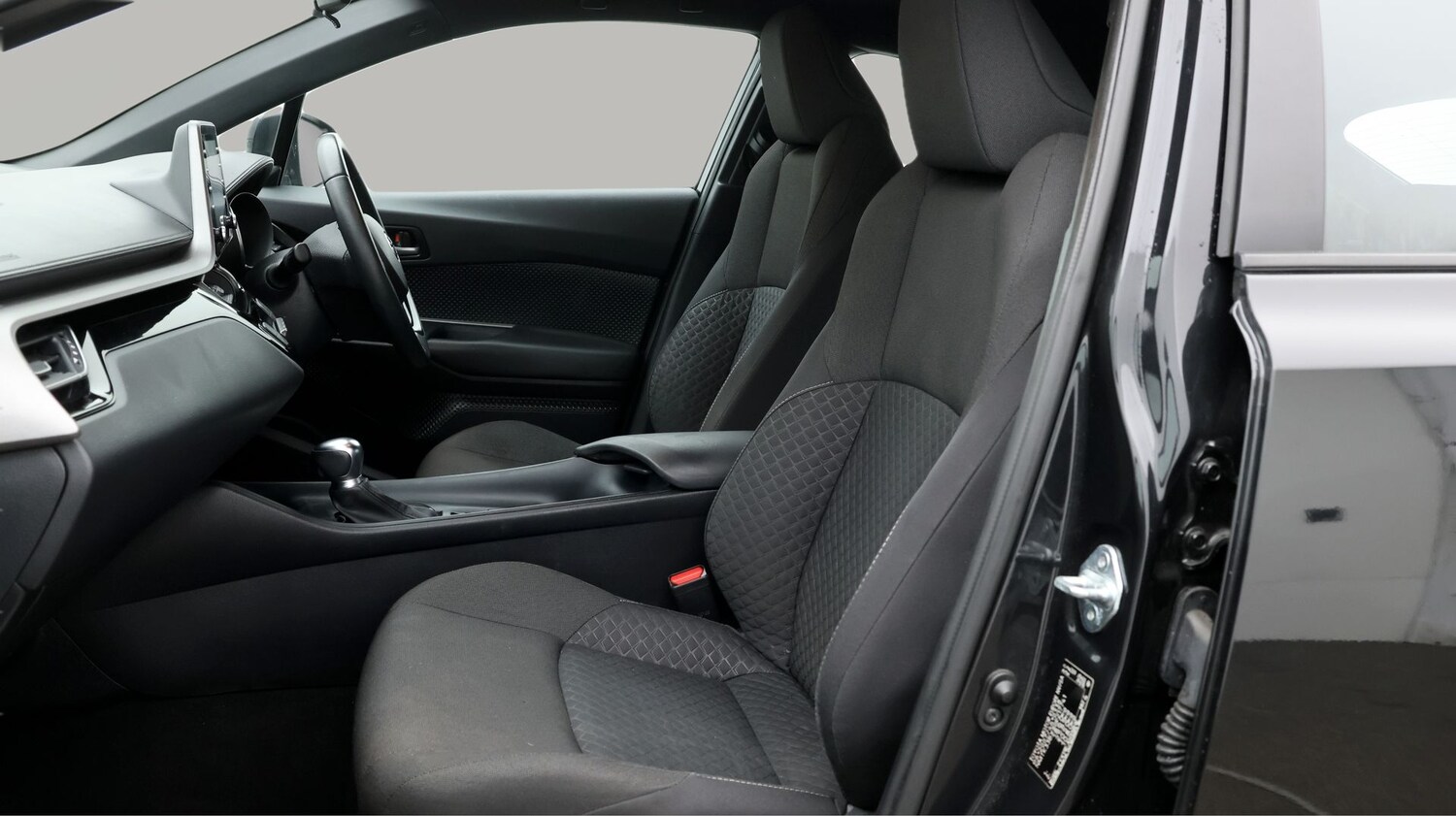 Used Toyota C-HR 2022 for sale - 77182135: Photo 14