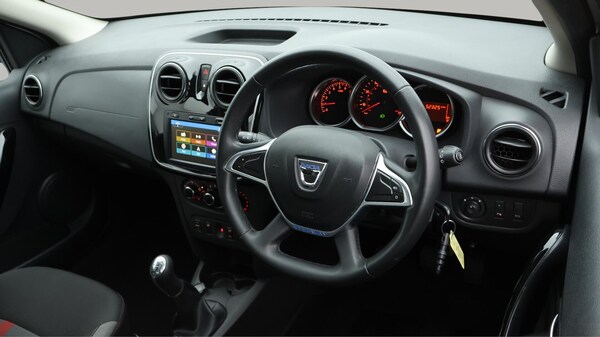 Used Dacia Sandero Stepway 2020 for sale - 76251168: Photo 10